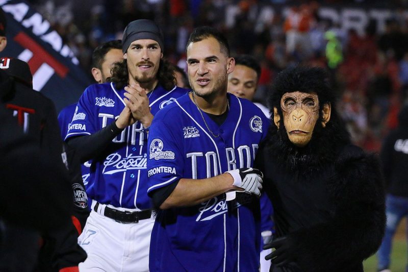 RobertoLopezWalkoff1106