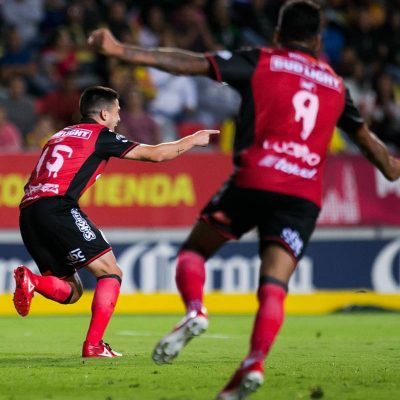 Damián Pérez abrió el marcador