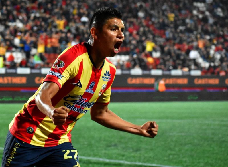Miguel Sansores hizo dos goles por Monarcas