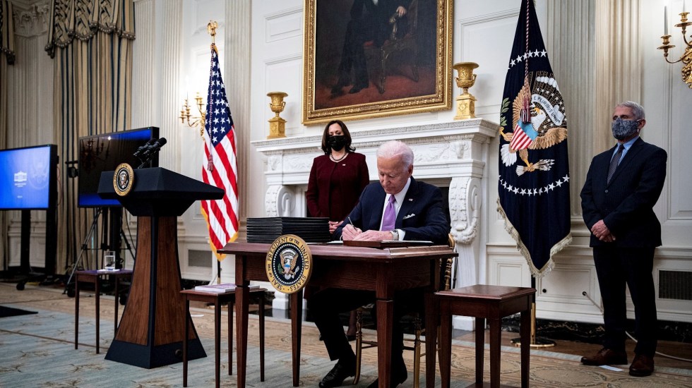joe-biden-estados-unidos-firma-acta-orden-ejecutiva-covid-19