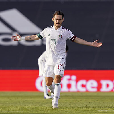 México remonta y gana juego preparatorio a Tokio