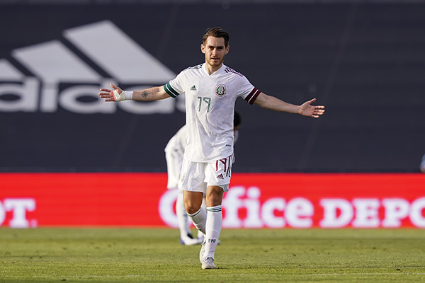México remonta y gana juego preparatorio a Tokio