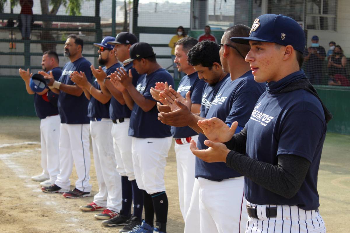 DEEV0726_HOMENAJE_IR (2)