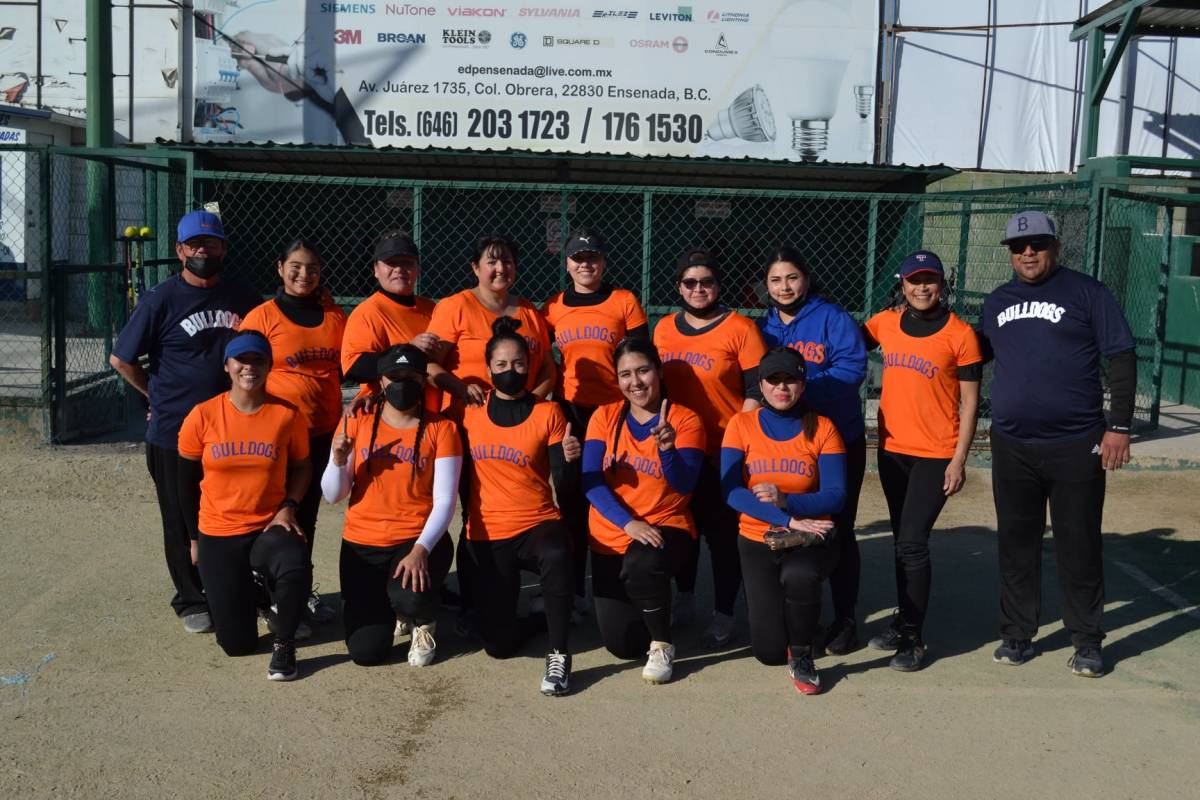DEEV0315_FEMENIL1_CORT SOLO SOFTBOL ENSENADA