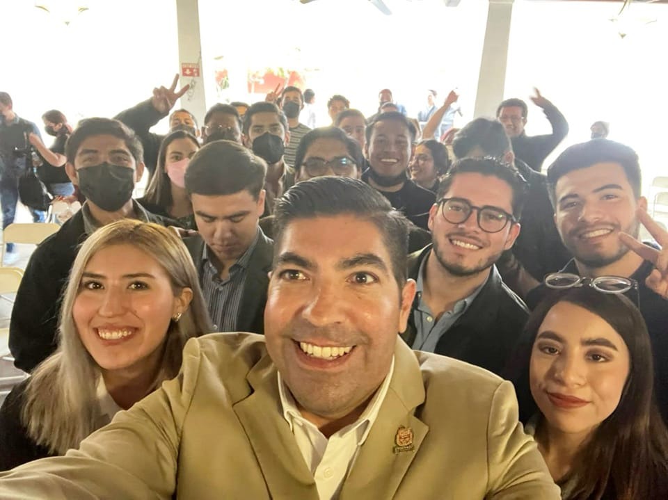 B1583A03-26F8-4F34-9F68-170680FFA517