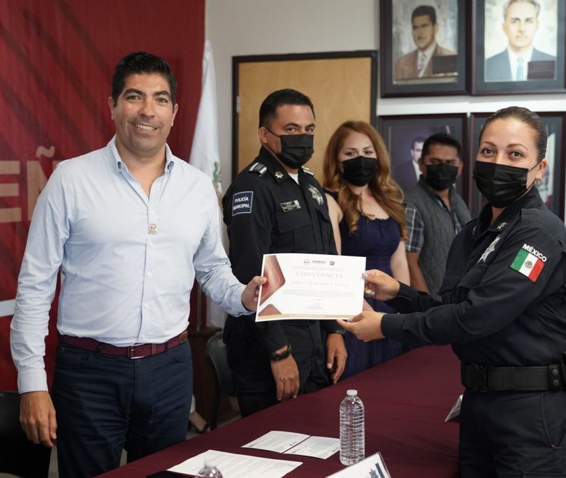 Policías municipales de Ensenada tendrán póliza de vida Armando Ayala