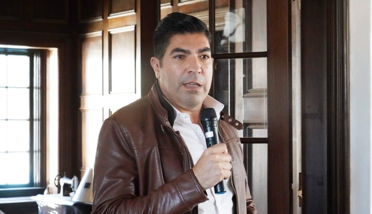 armando ayala
