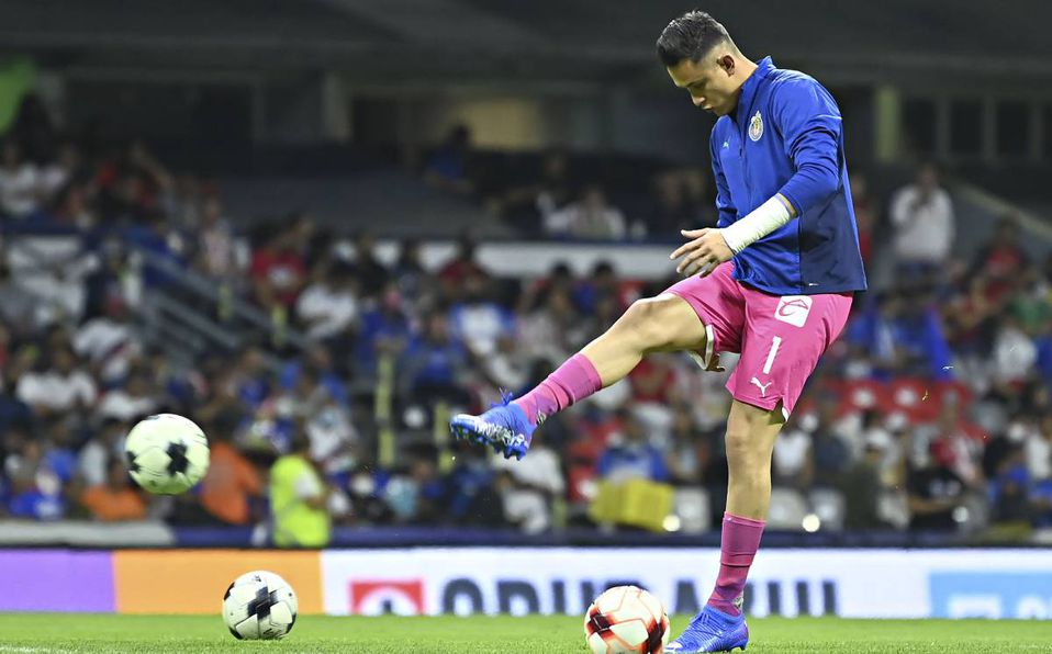 raul-gudino-saldra-chivas-finalizar