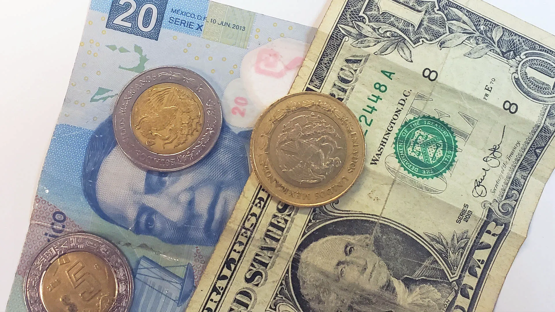 peso-dolar-dolares-tipo-de-cambio-moneda-billetes-dinero-3