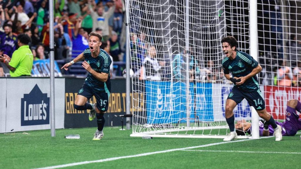 LEAGUES SOUNDERS3