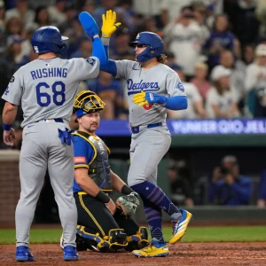 Los Dodgers vencieron a los Marineros en Seattle, con jonrón de Kiké Hernández