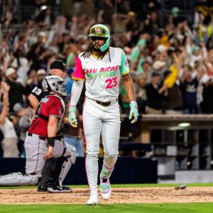 El grand slam de Tatis decidió el triunfo de los Padres que elimina a Arizona