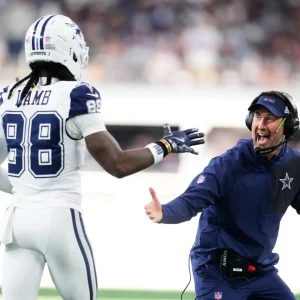Los Cowboys, con autoridad, ganan el duelo divisional sobre Washington