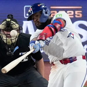 Toronto exige el séptimo juego a los Marineros por el título de la Liga Americana y ser rival de los Dodgers