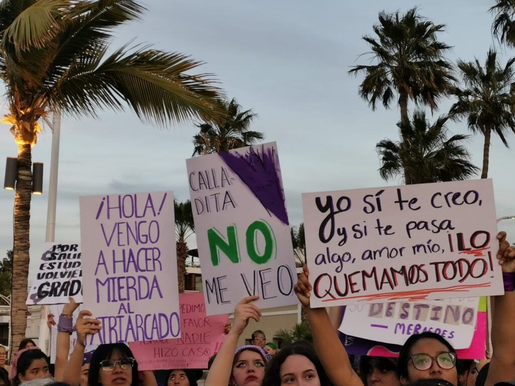 mujeres y nin?as