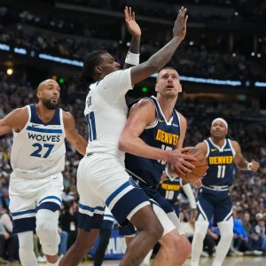Los Nuggets sobreviven ante los Timberwolves, gracias a una noche inspirada de Nikola Jokic