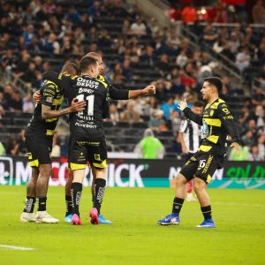 Pachuca gana en Monterrey y es sub líder