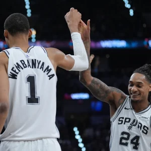 Los Spurs acabaron en cinco juegos con Portland y esperan a Denver o Minnesota