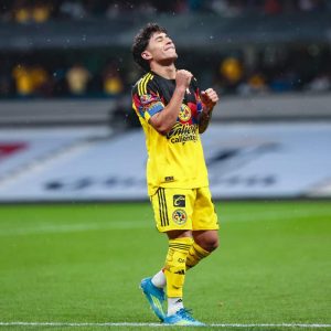 El líder Pumas desperdició dos goles de ventaja y el América le empató en la ida de cuartos