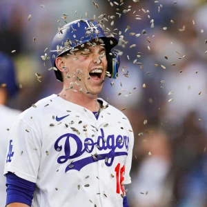 Los Dodgers vencieron a los Gigantes para dejar pareja la serie de cuatro juegos