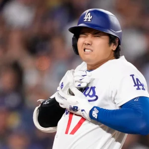 Pese a ser golpeado en la mano, Ohtani lanzaría ante los Rockies