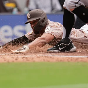 Los Padres rescataron el último ante los White Sox en Petco