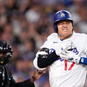 Kiké Hernández fuera de nuevo; Ohtani golpeado en la mano de lanzar en un inning de contrastes