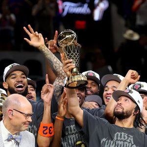 Nueva remontada sobre San Antonio y los Knicks son campeones después de 53 años