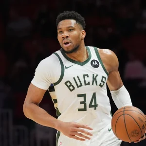 Giannis al Heat; el mexicano Jaquez en el cambio con Milwaukee