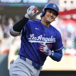 Jonrones de Ohtani y Freeman sellan el inicio triunfal de los Dodgers en Minnesota