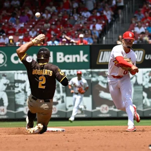 Los Padres evitaron la limpia en San Luis gracias a Merrill y Tatis