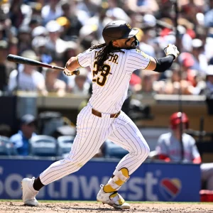 Tatis conecta el jonrón del triunfo para los Padres