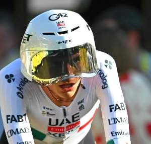 Isaac del Toro debuta en el Tour de Francia con UAE en el tercer lugar de la etapa inaugural