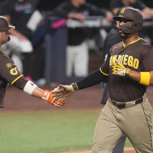 Jonrón de Rengifo da el triunfo a los Padres sobre los mal enrachados Marlins