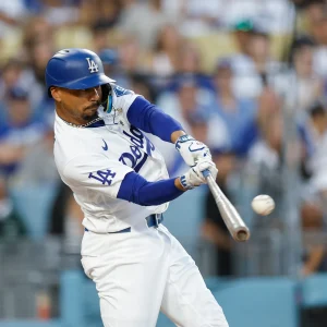 Los Dodgers ganaron en extra innings el juego que les da la serie ante KC