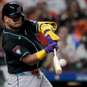 Arizona ganó en Houston y desbanca a los Padres del comodín
