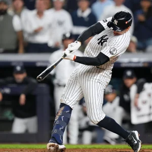 Ben Rice y Cam Schlittler lideran a los Yankees para tomarle ventaja a Boston
