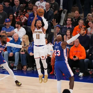 Los 76ers, en el debut de LeBron, abollan la corona de los Knicks en NY