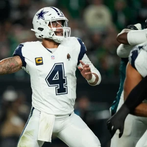 Prescott lleva a los Cowboys al triunfo en Filadelfia