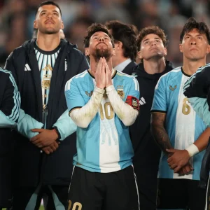 Adiós a la leyenda: Messi anota y asiste en su despedida como seleccionado